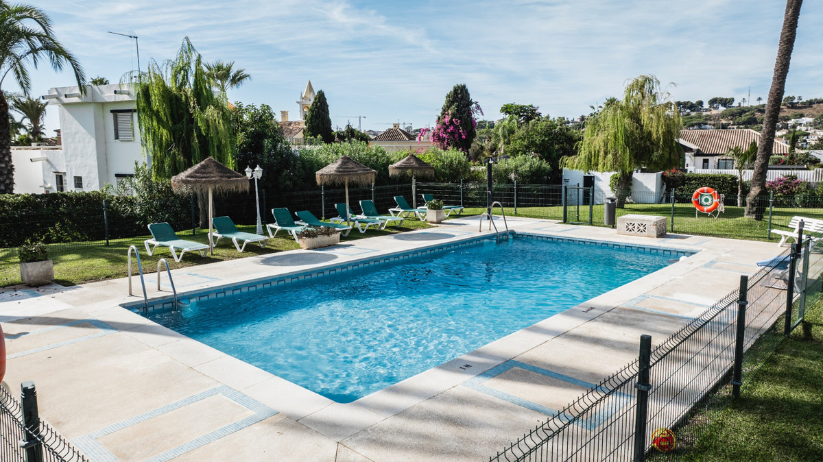 4 Bed Townhouse for sale in Nueva Andalucía Costa Del Sol, Málaga, Spain