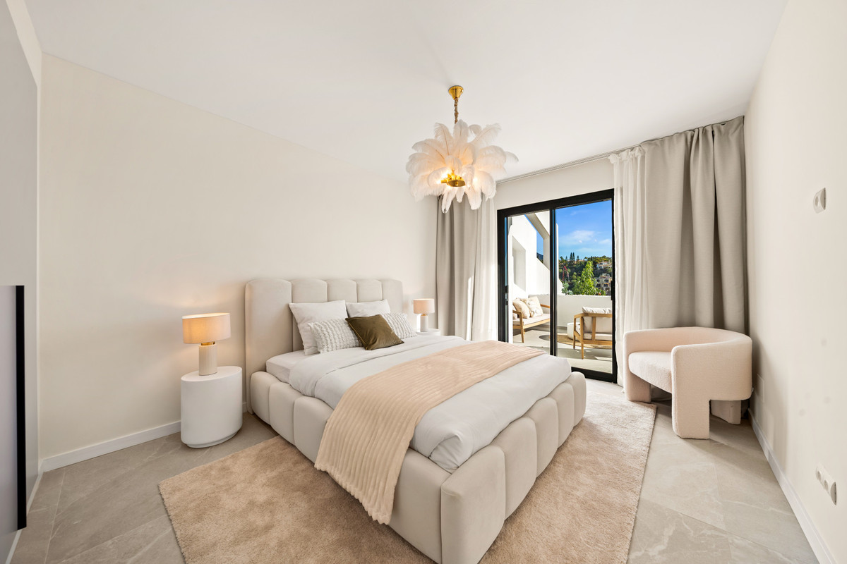 3 Bed Apartment for sale in La Quinta Costa Del Sol, Málaga, Spain