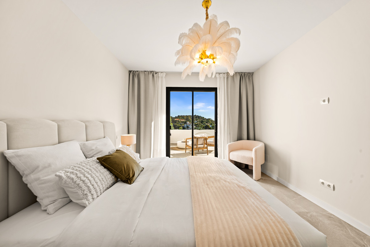 3 Bed Apartment for sale in La Quinta Costa Del Sol, Málaga, Spain