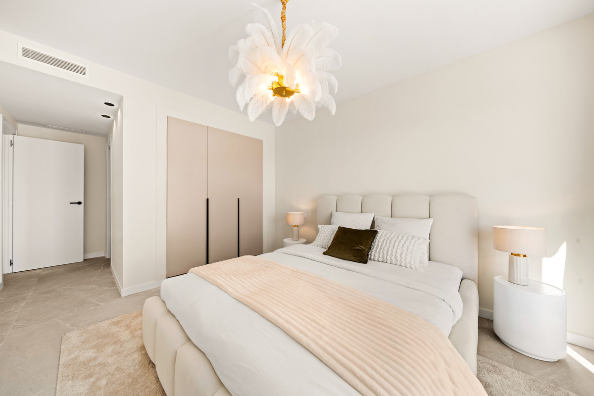 3 Bed Apartment for sale in La Quinta Costa Del Sol, Málaga, Spain