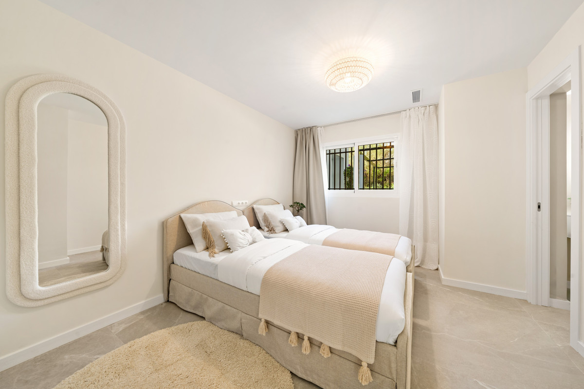 3 Bed Apartment for sale in La Quinta Costa Del Sol, Málaga, Spain