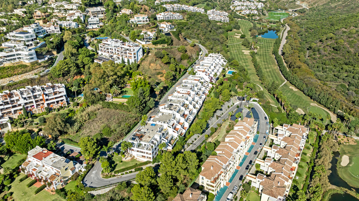 3 Bed Apartment for sale in La Quinta Costa Del Sol, Málaga, Spain