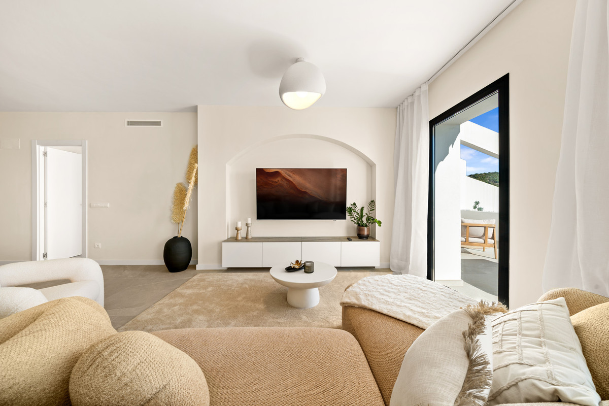 3 Bed Apartment for sale in La Quinta Costa Del Sol, Málaga, Spain