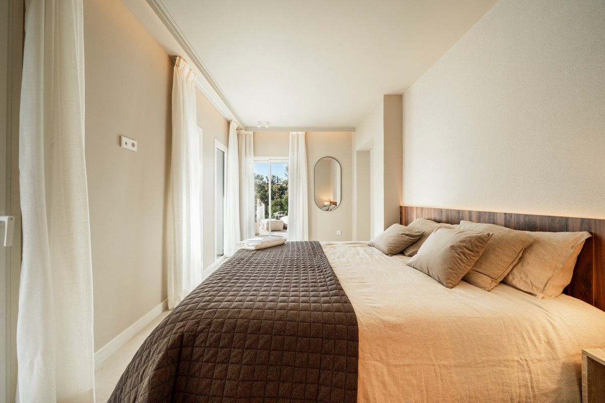 3 Bed Apartment for sale in La Quinta Costa Del Sol, Málaga, Spain