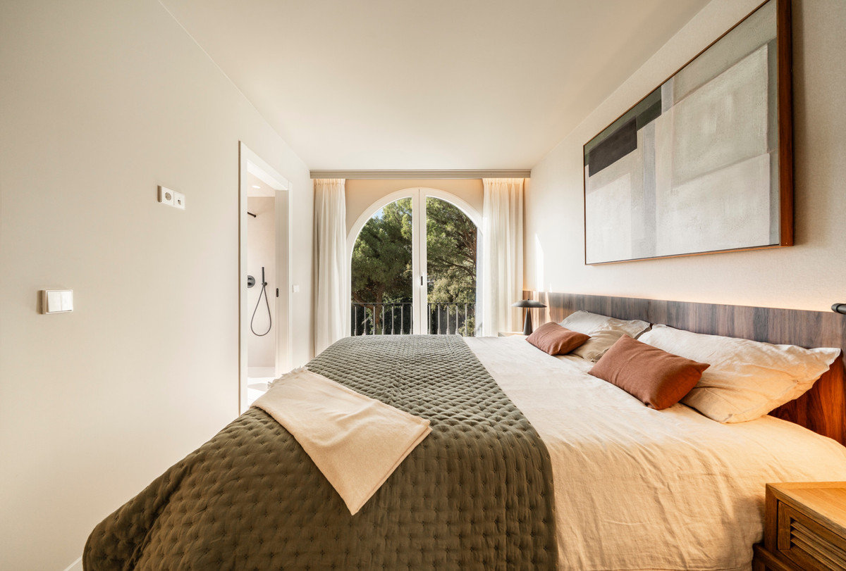 3 Bed Apartment for sale in La Quinta Costa Del Sol, Málaga, Spain