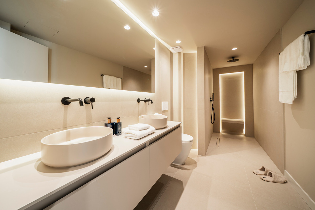 3 Bed Apartment for sale in La Quinta Costa Del Sol, Málaga, Spain