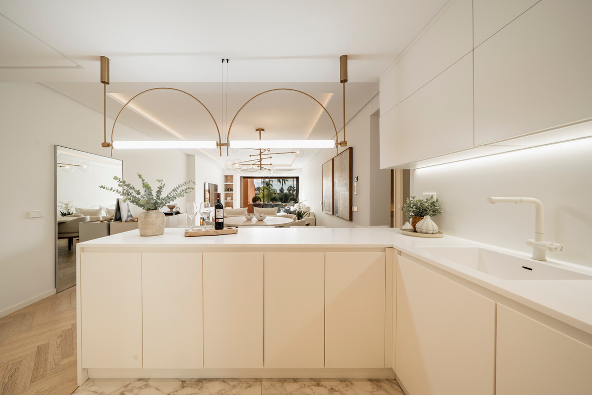 3 Bed Apartment for sale in Benahavís Costa Del Sol, Málaga, Spain
