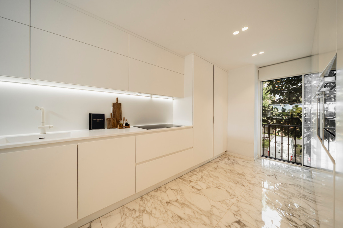 3 Bed Apartment for sale in Benahavís Costa Del Sol, Málaga, Spain