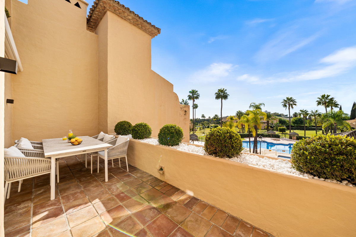 3 Bed Apartment for sale in Benahavís Costa Del Sol, Málaga, Spain