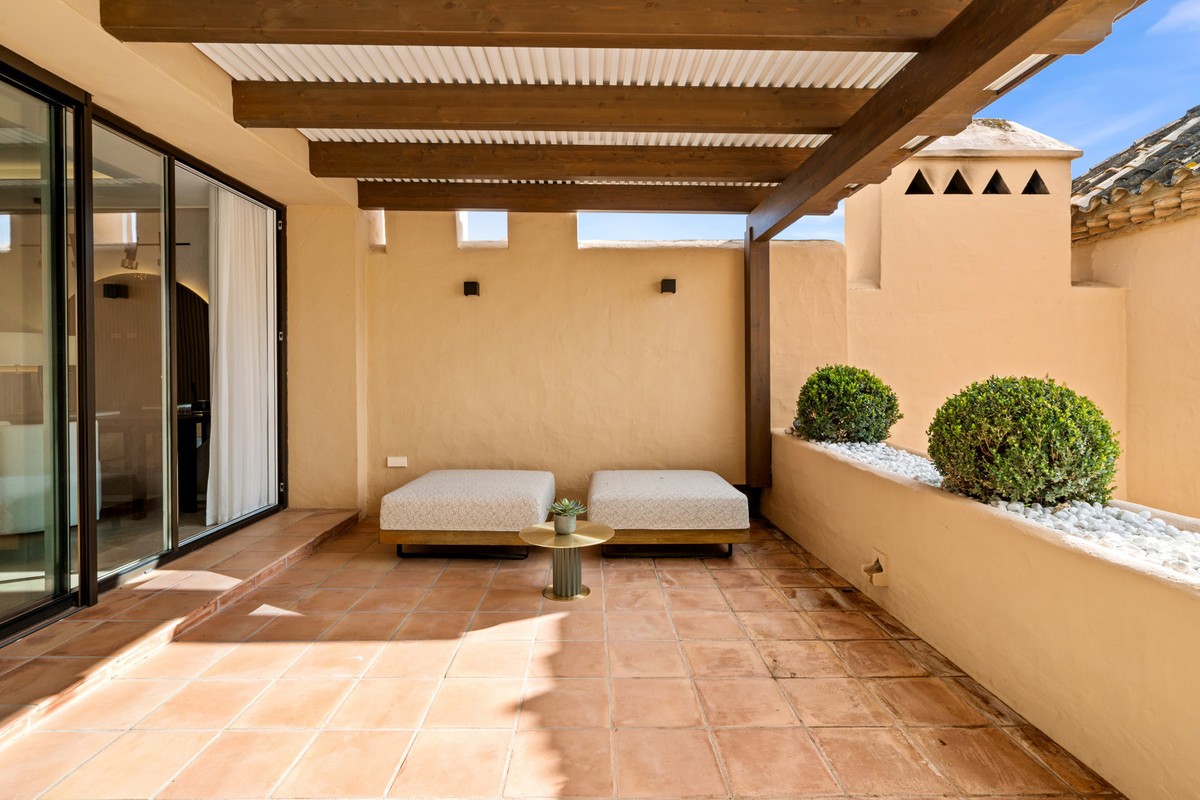3 Bed Apartment for sale in Benahavís Costa Del Sol, Málaga, Spain