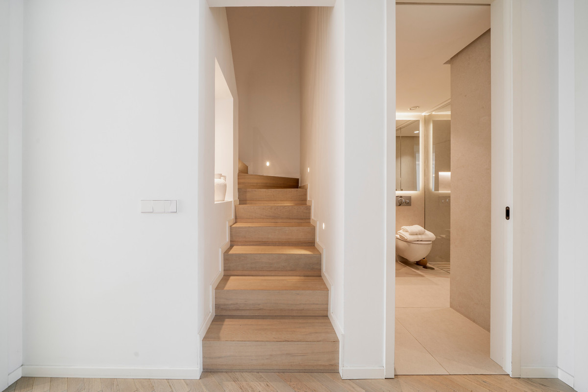 3 Bed Apartment for sale in Benahavís Costa Del Sol, Málaga, Spain