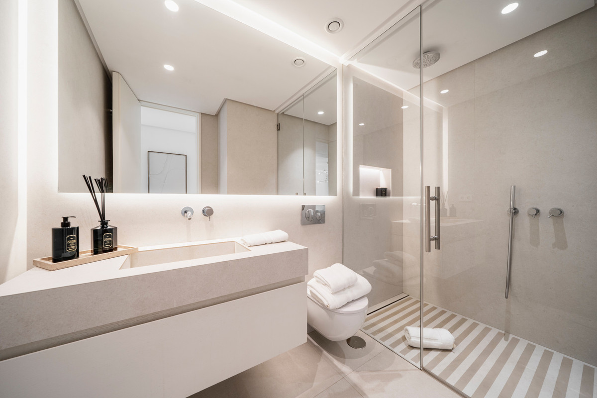 3 Bed Apartment for sale in Benahavís Costa Del Sol, Málaga, Spain