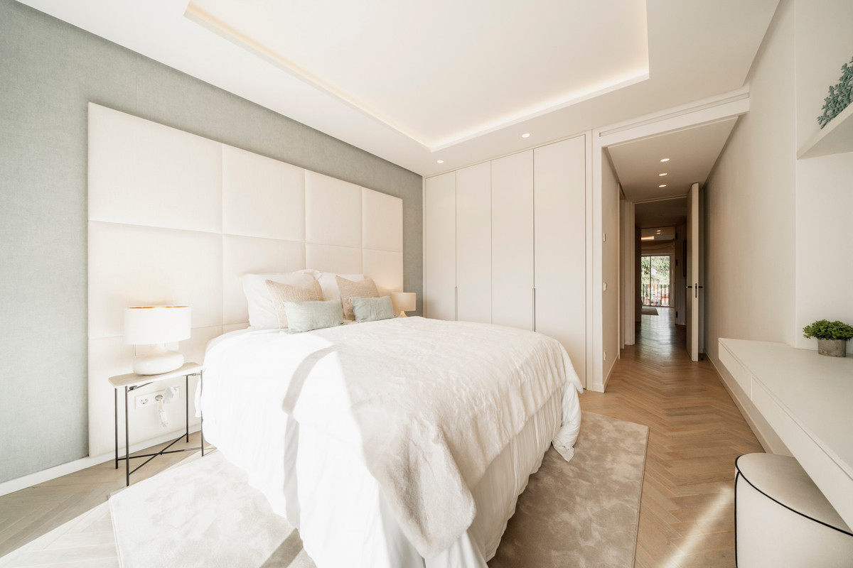 3 Bed Apartment for sale in Benahavís Costa Del Sol, Málaga, Spain