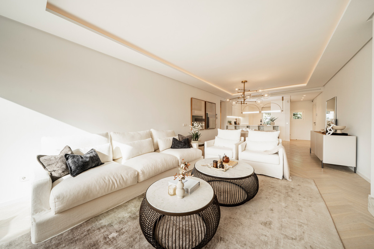 3 Bed Apartment for sale in Benahavís Costa Del Sol, Málaga, Spain