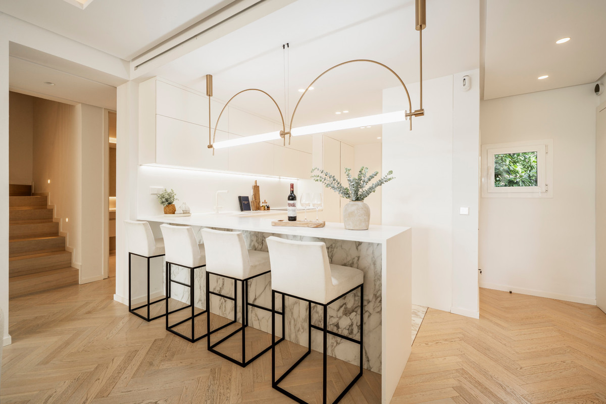 3 Bed Apartment for sale in Benahavís Costa Del Sol, Málaga, Spain