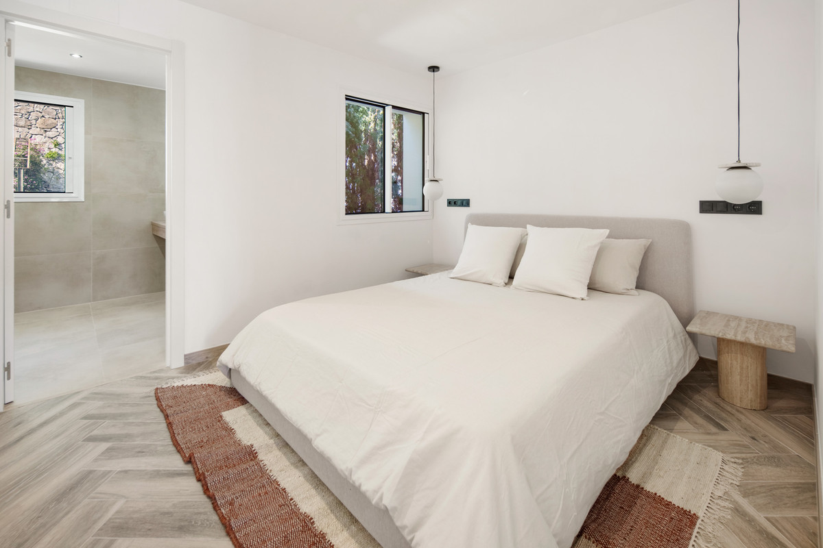 3 Bed Apartment for sale in La Quinta Costa Del Sol, Málaga, Spain