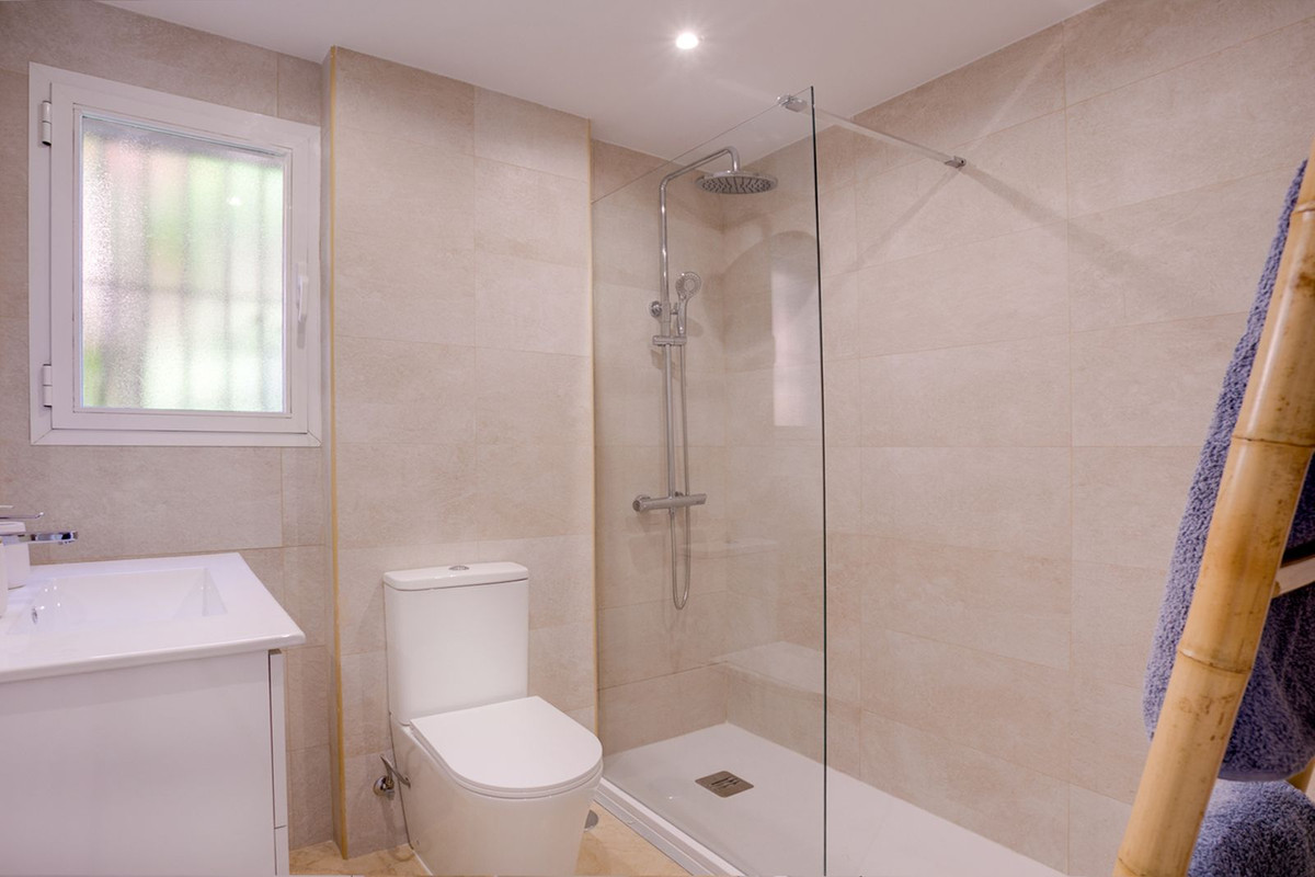 Se vende Apartamento Planta Baja de 2 dormitorios en Costa Del Sol, Málaga, España