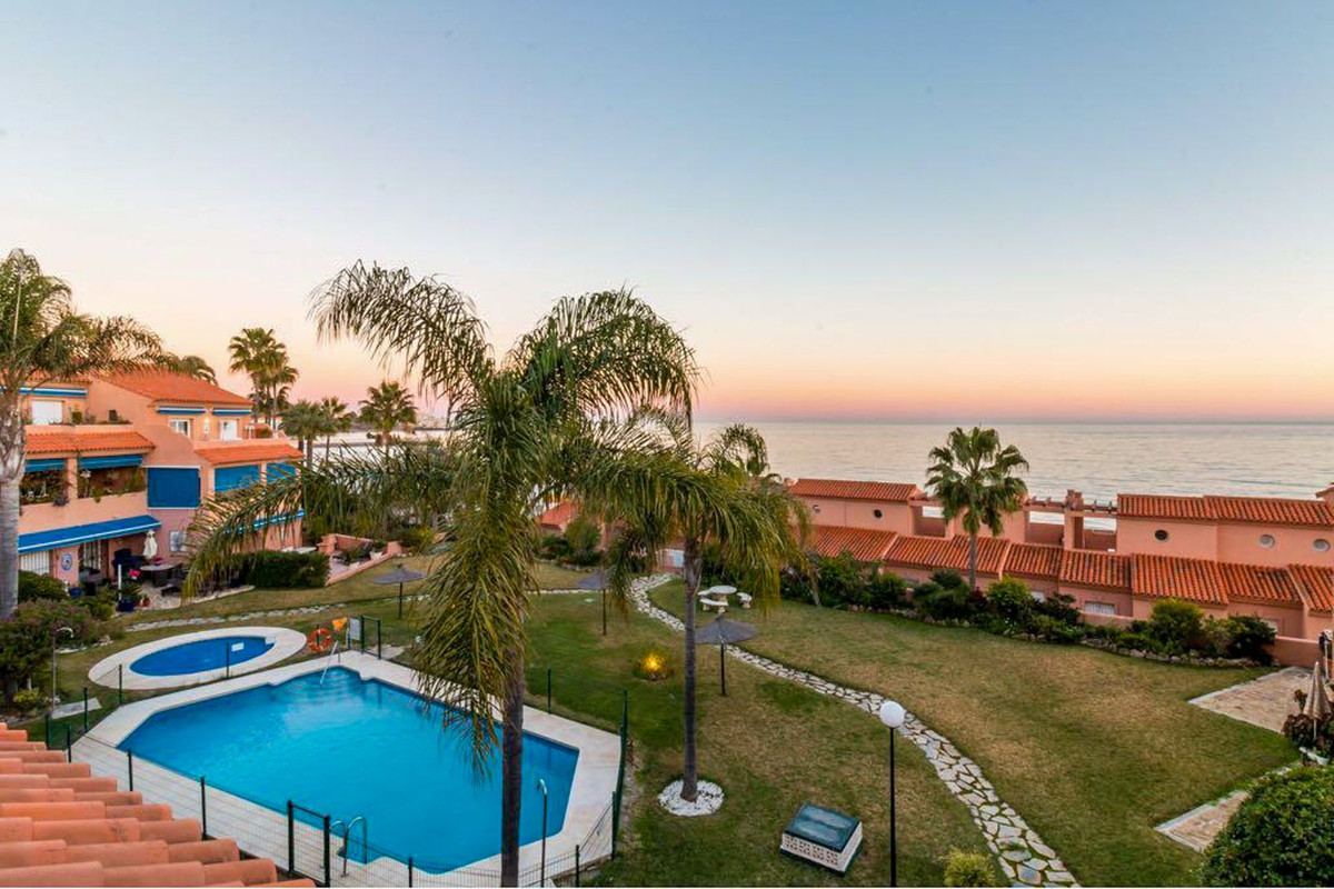 Se vende Apartamento Planta Baja de 2 dormitorios en Costa Del Sol, Málaga, España