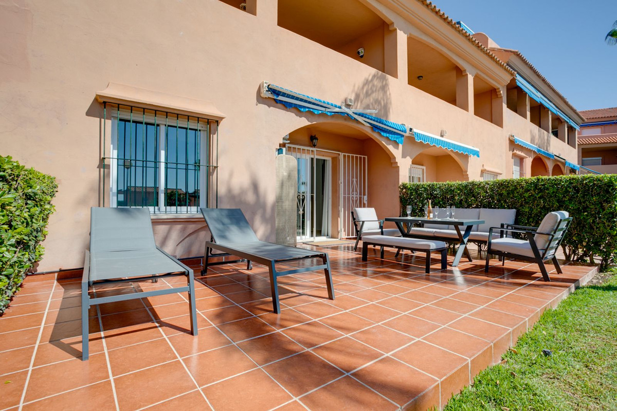 Se vende Apartamento Planta Baja de 2 dormitorios en Costa Del Sol, Málaga, España