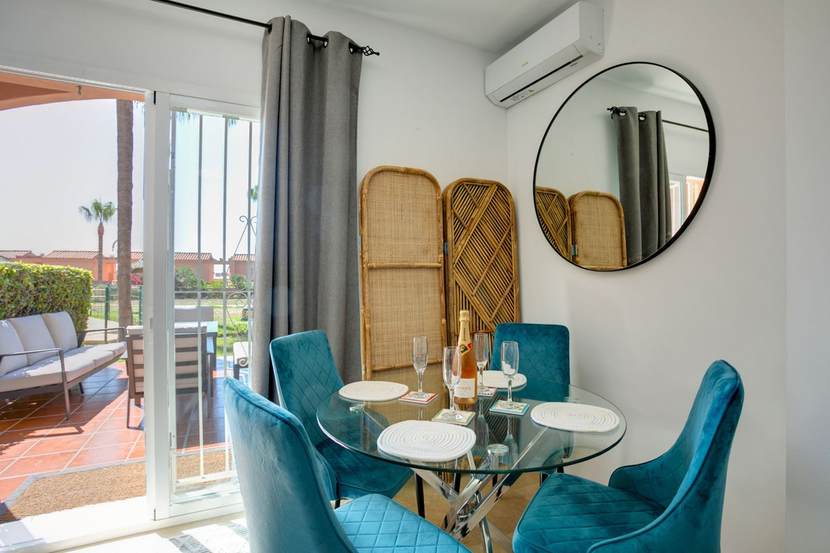 Se vende Apartamento Planta Baja de 2 dormitorios en Costa Del Sol, Málaga, España