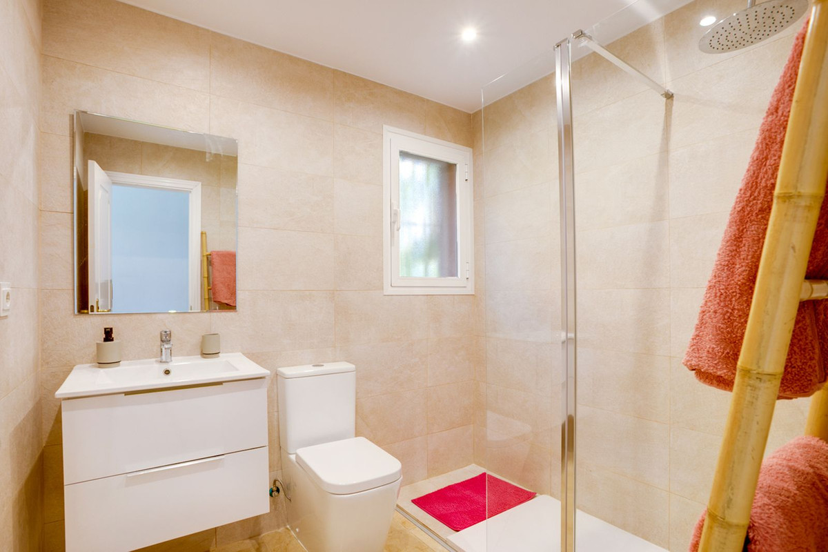 Se vende Apartamento Planta Baja de 2 dormitorios en Costa Del Sol, Málaga, España