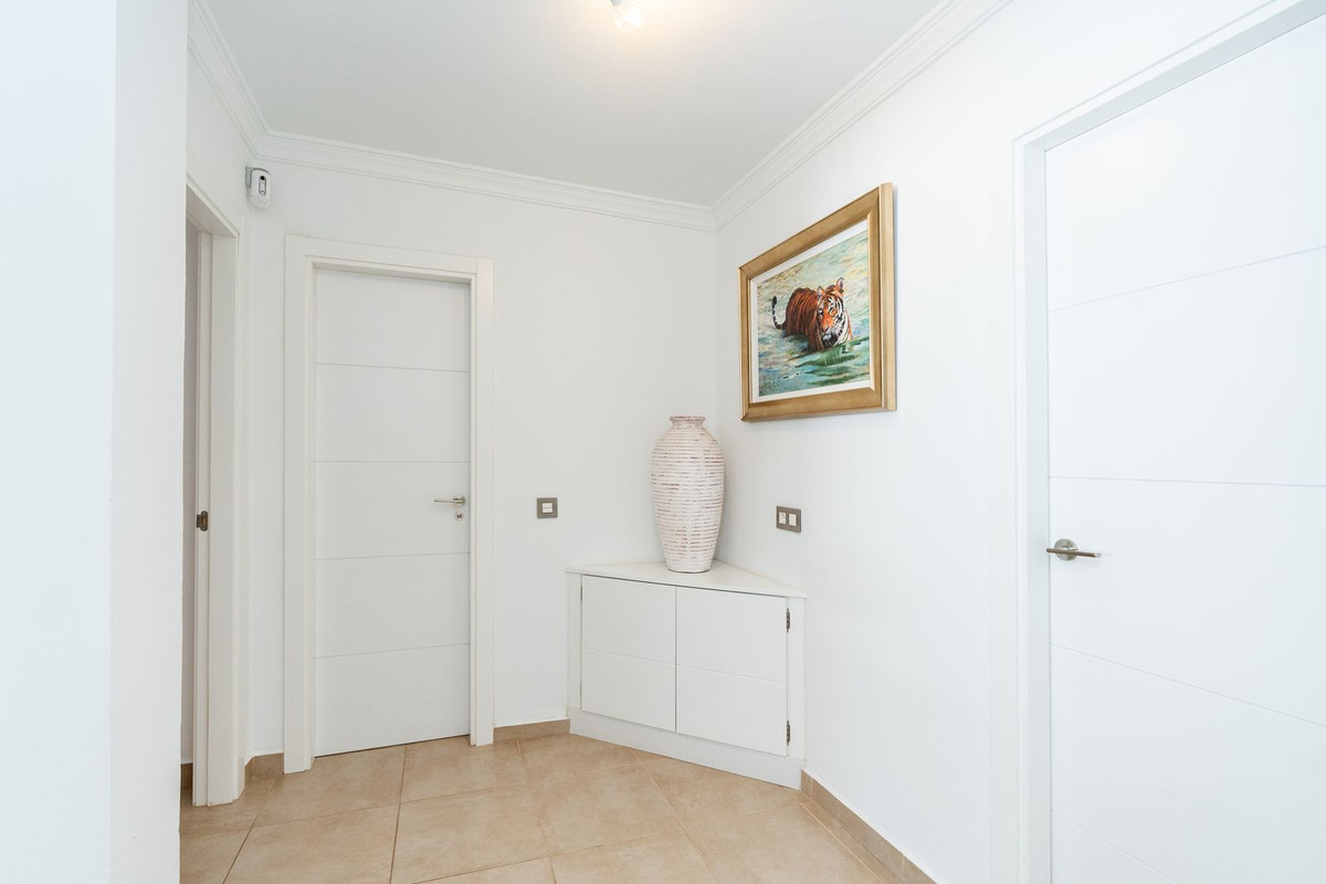 5 Bed Townhouse for sale in El Paraiso Costa Del Sol, Málaga, Spain