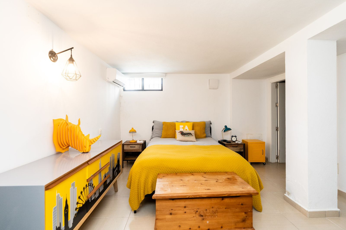 5 Bed Townhouse for sale in El Paraiso Costa Del Sol, Málaga, Spain