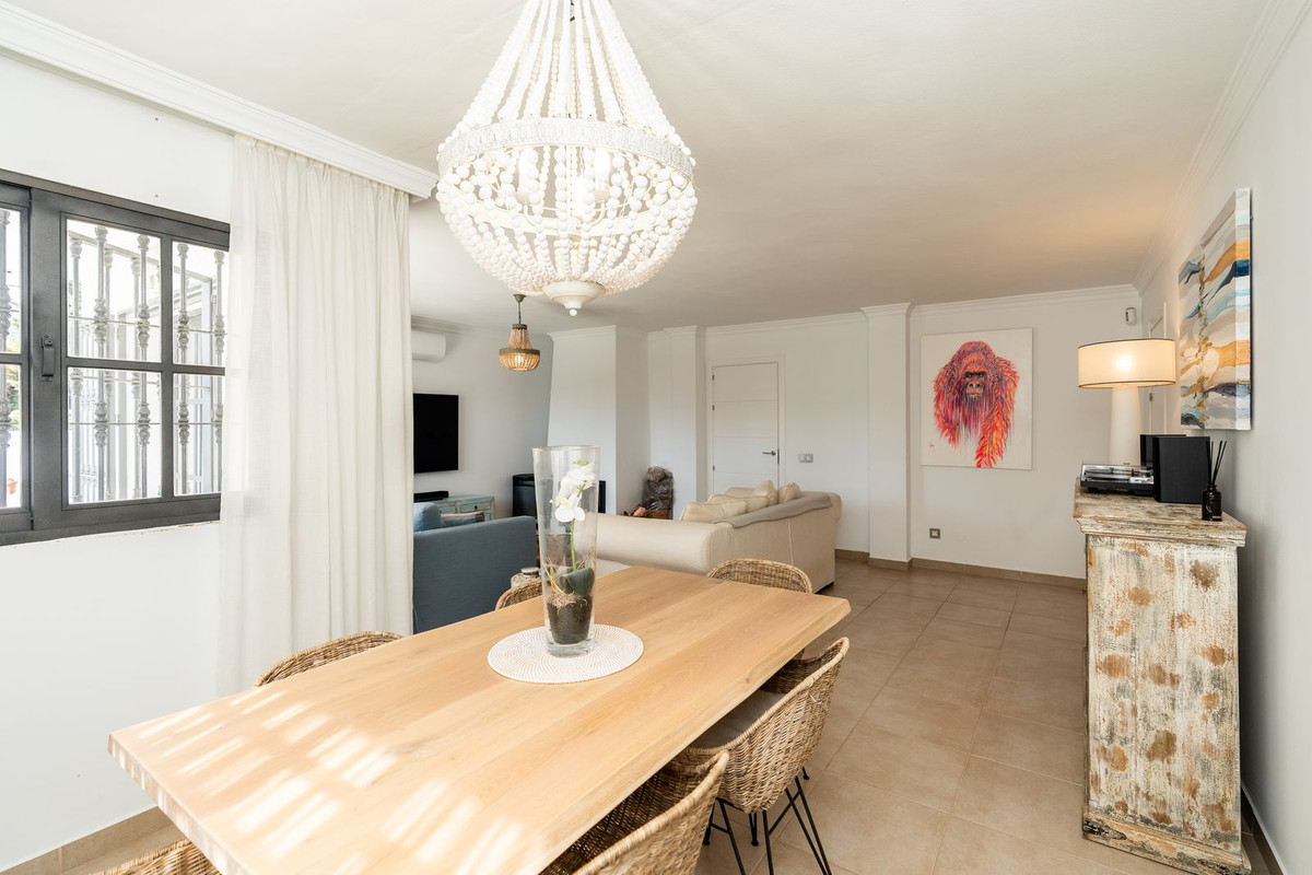 5 Bed Townhouse for sale in El Paraiso Costa Del Sol, Málaga, Spain
