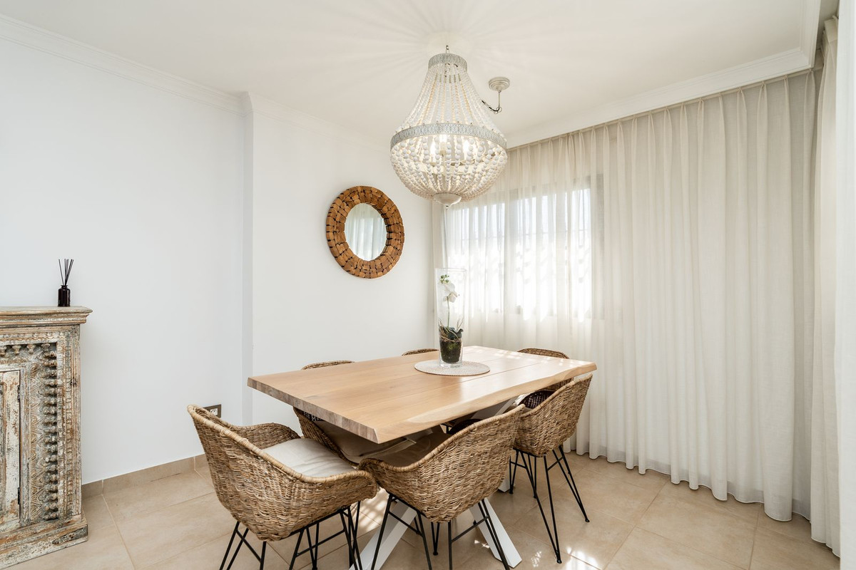 5 Bed Townhouse for sale in El Paraiso Costa Del Sol, Málaga, Spain