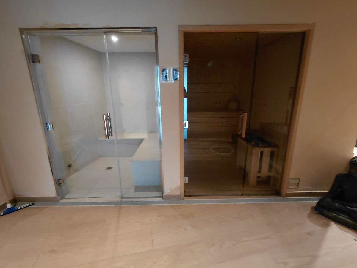2 Bed Apartment for sale in La Duquesa Costa Del Sol, Málaga, Spain