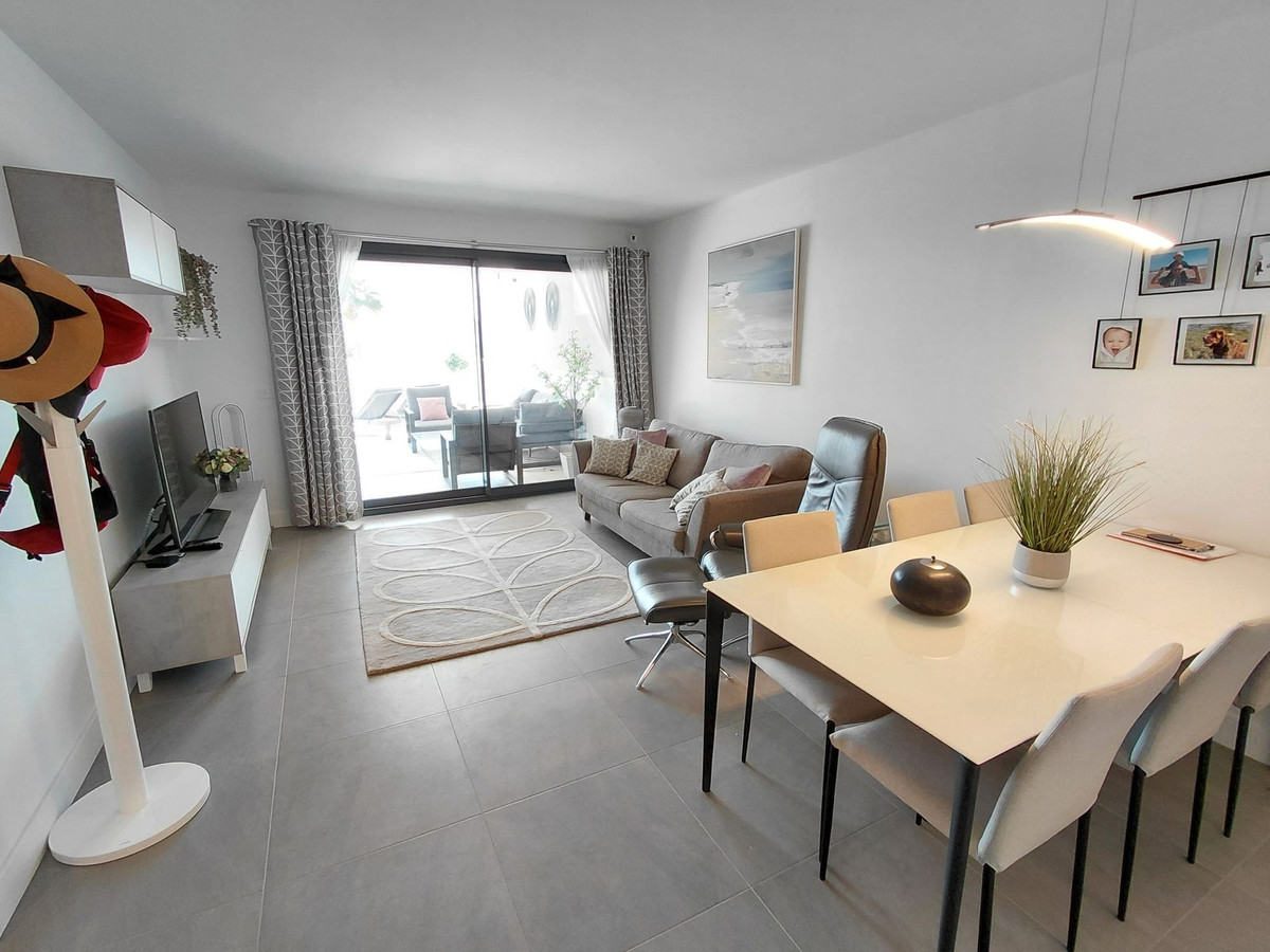 2 Bed Apartment for sale in La Duquesa Costa Del Sol, Málaga, Spain