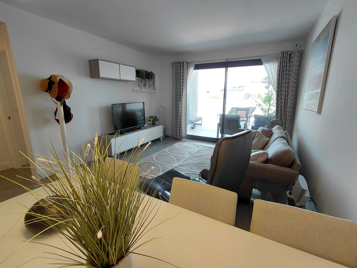 2 Bed Apartment for sale in La Duquesa Costa Del Sol, Málaga, Spain