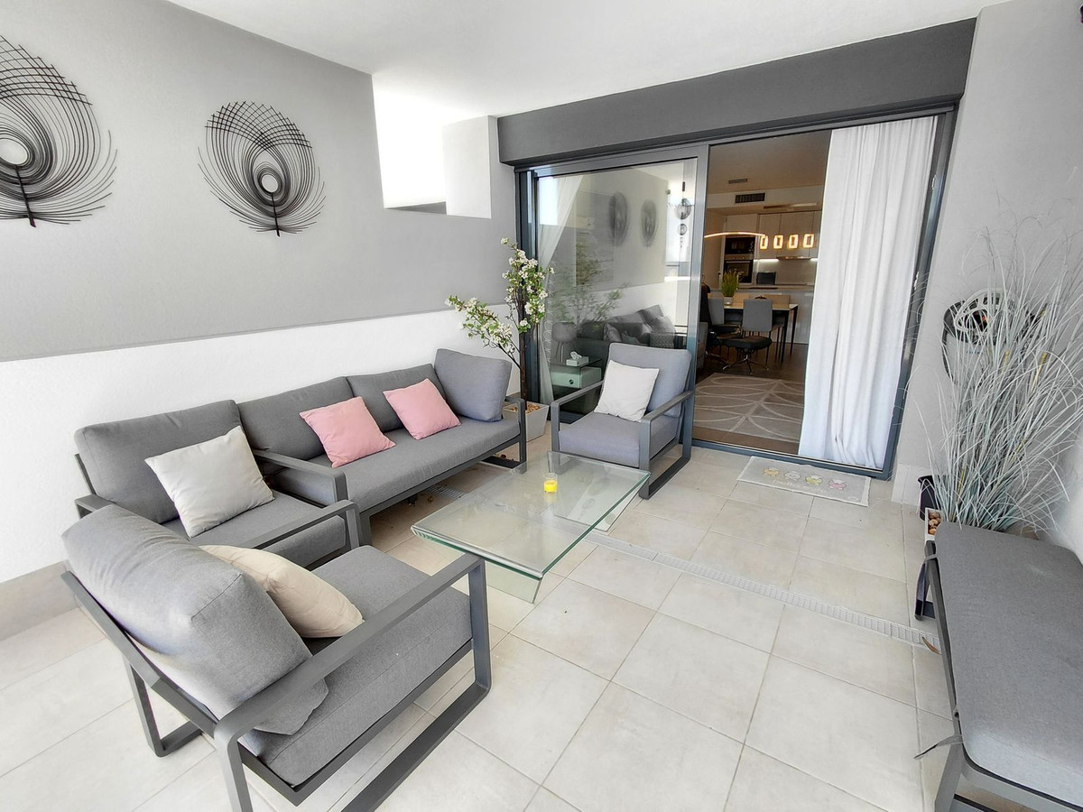 2 Bed Apartment for sale in La Duquesa Costa Del Sol, Málaga, Spain