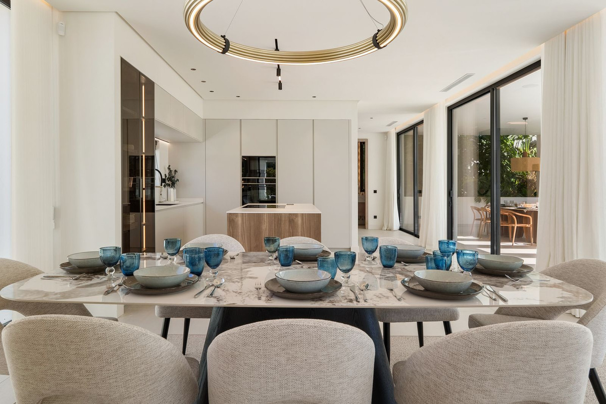 5 Bed Townhouse for sale in San Pedro De Alcántara Costa Del Sol, Málaga, Spain