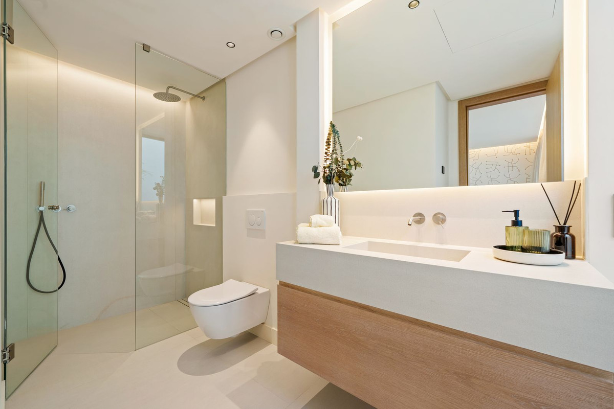 5 Bed Townhouse for sale in San Pedro De Alcántara Costa Del Sol, Málaga, Spain