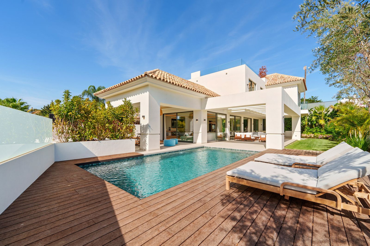 5 Bed Townhouse for sale in San Pedro De Alcántara Costa Del Sol, Málaga, Spain