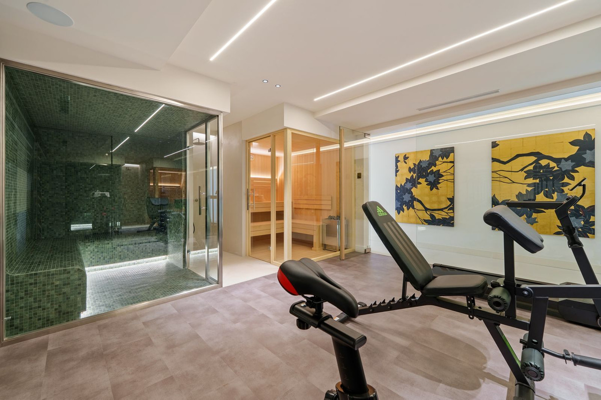 5 Bed Townhouse for sale in San Pedro De Alcántara Costa Del Sol, Málaga, Spain