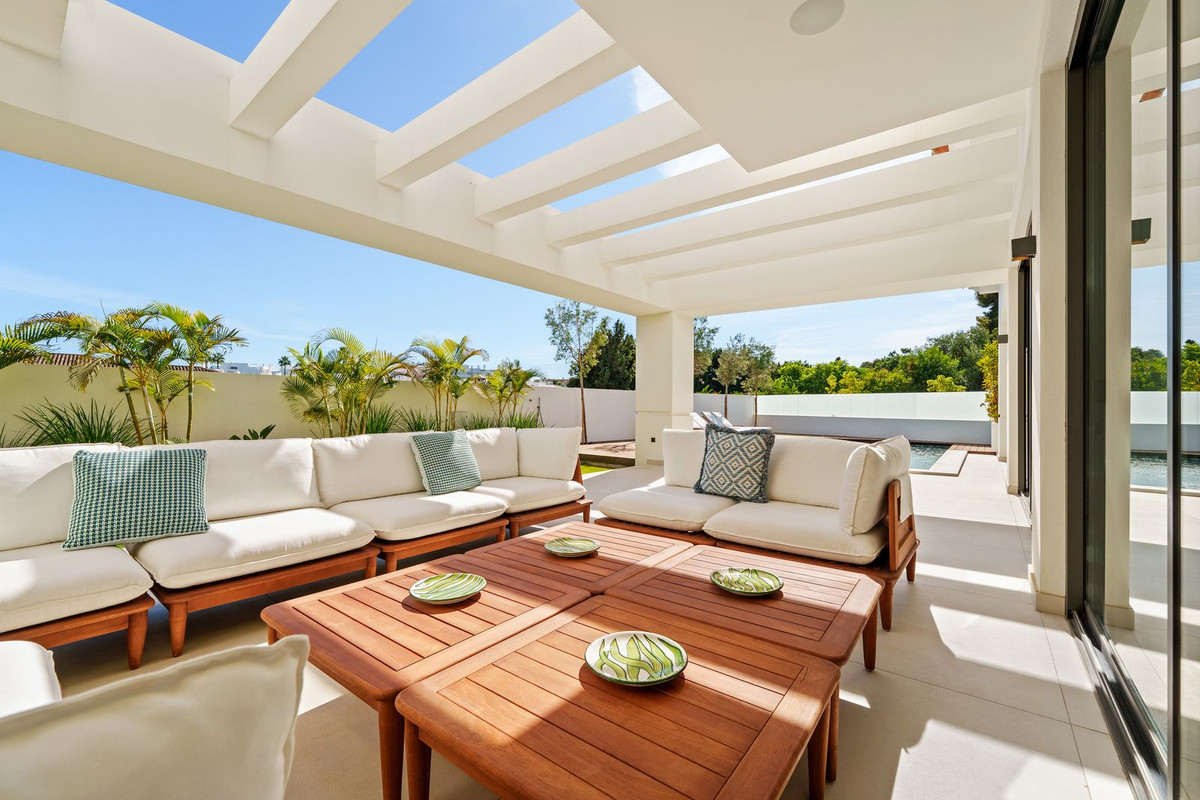 5 Bed Townhouse for sale in San Pedro De Alcántara Costa Del Sol, Málaga, Spain