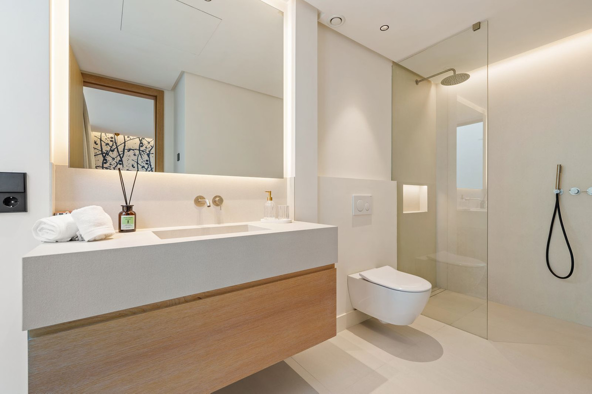 5 Bed Townhouse for sale in San Pedro De Alcántara Costa Del Sol, Málaga, Spain