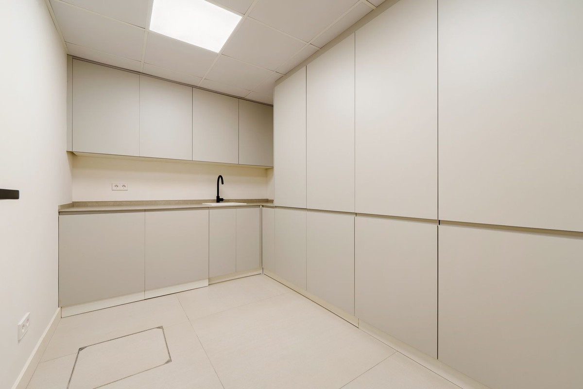5 Bed Townhouse for sale in San Pedro De Alcántara Costa Del Sol, Málaga, Spain