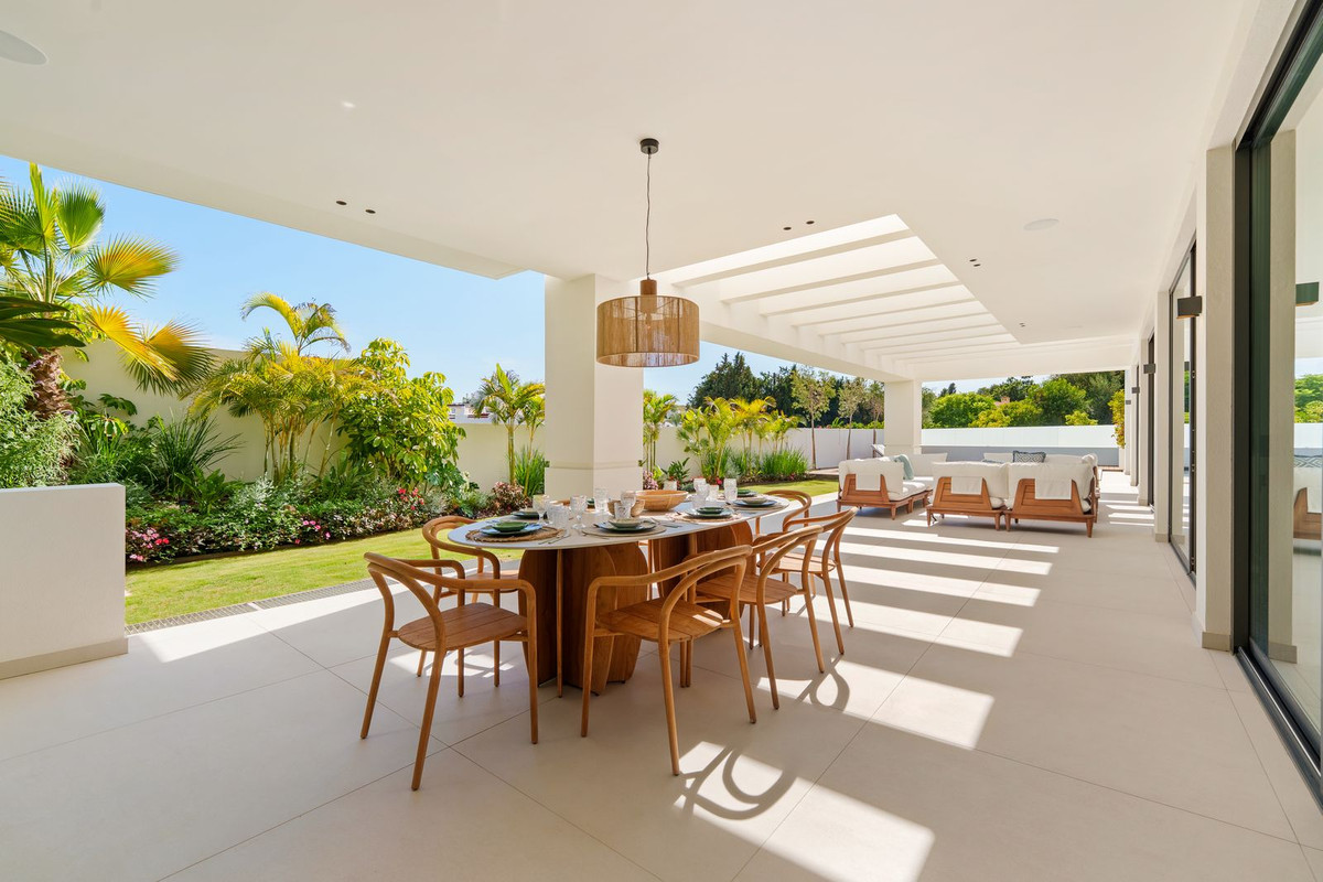 5 Bed Townhouse for sale in San Pedro De Alcántara Costa Del Sol, Málaga, Spain
