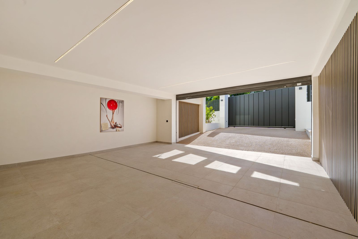 5 Bed Townhouse for sale in San Pedro De Alcántara Costa Del Sol, Málaga, Spain