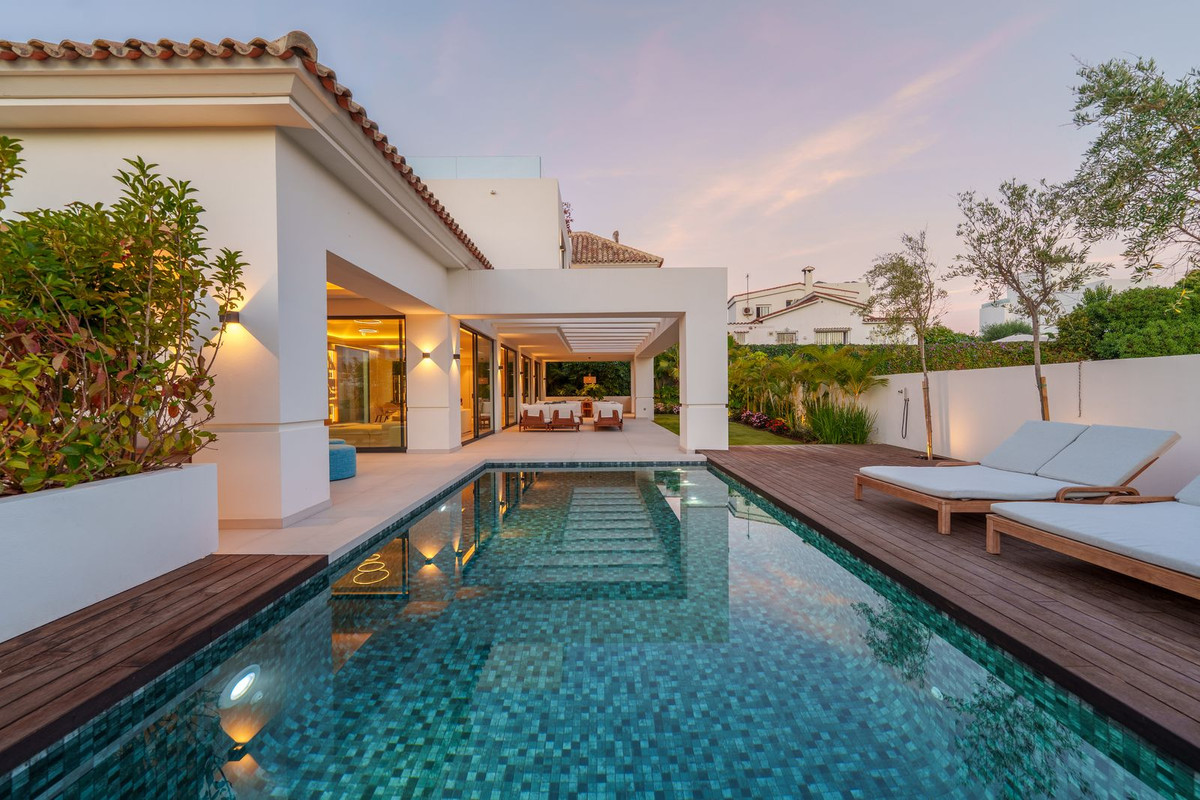 5 Bed Townhouse for sale in San Pedro De Alcántara Costa Del Sol, Málaga, Spain