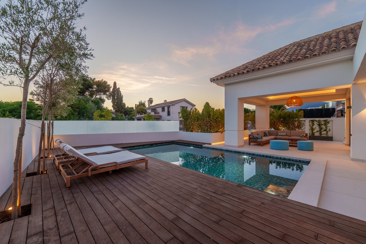 5 Bed Townhouse for sale in San Pedro De Alcántara Costa Del Sol, Málaga, Spain