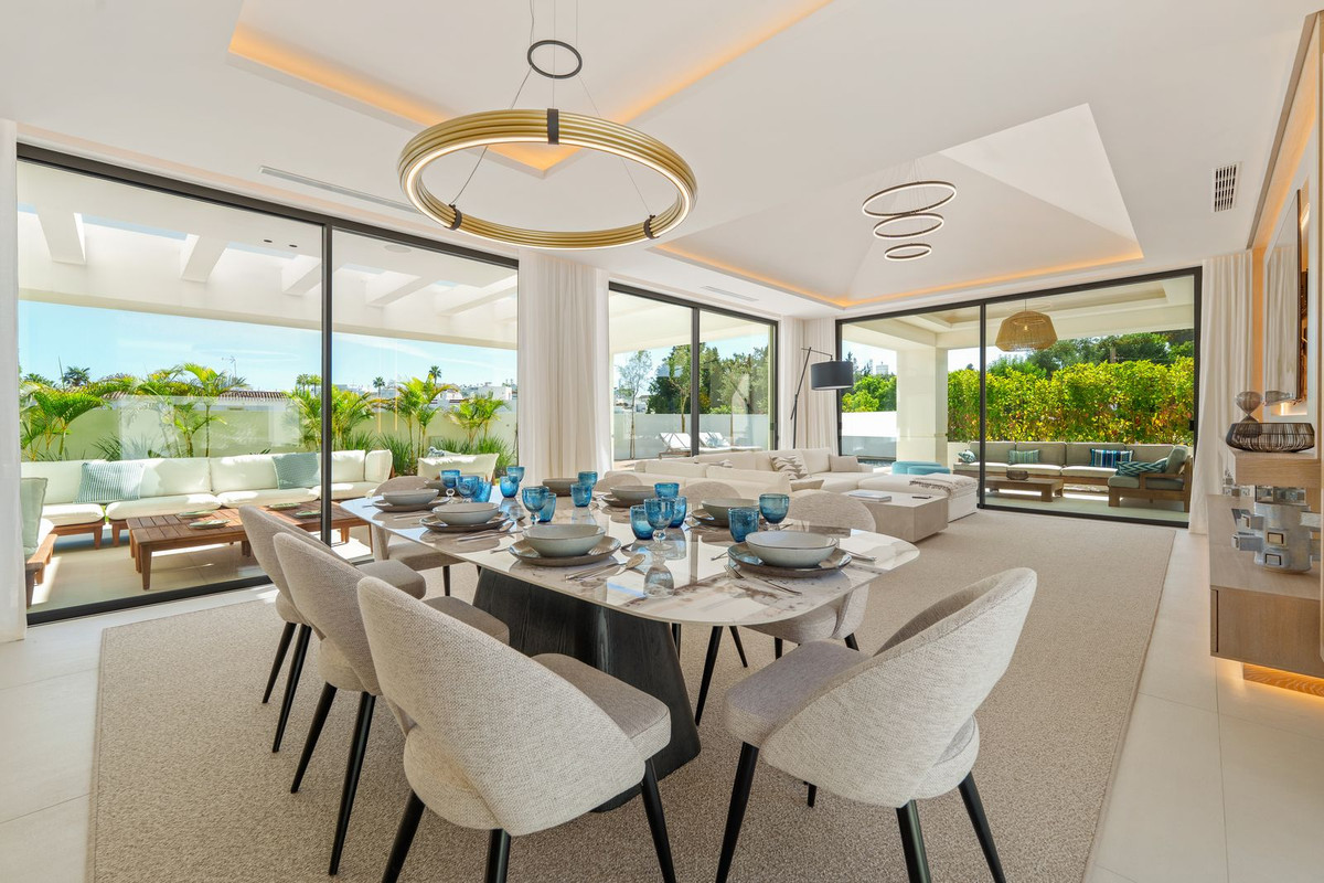 5 Bed Townhouse for sale in San Pedro De Alcántara Costa Del Sol, Málaga, Spain