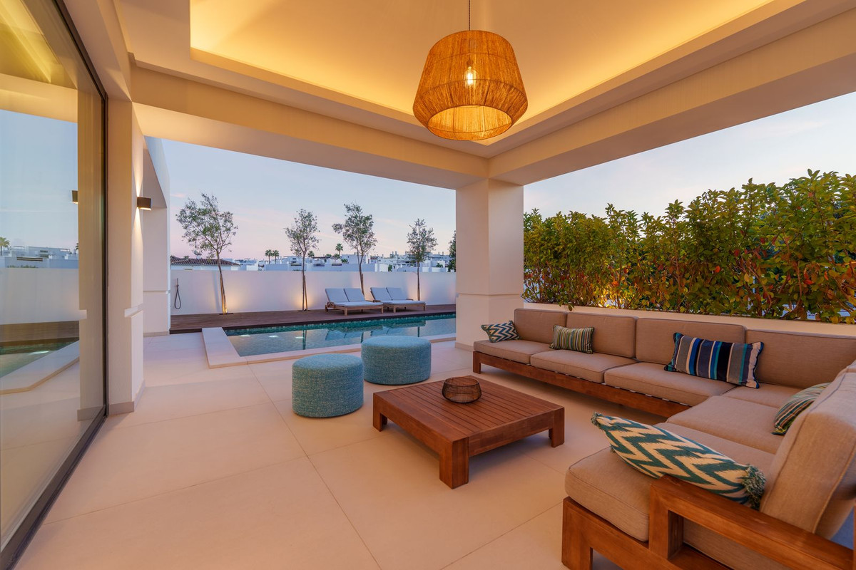5 Bed Townhouse for sale in San Pedro De Alcántara Costa Del Sol, Málaga, Spain
