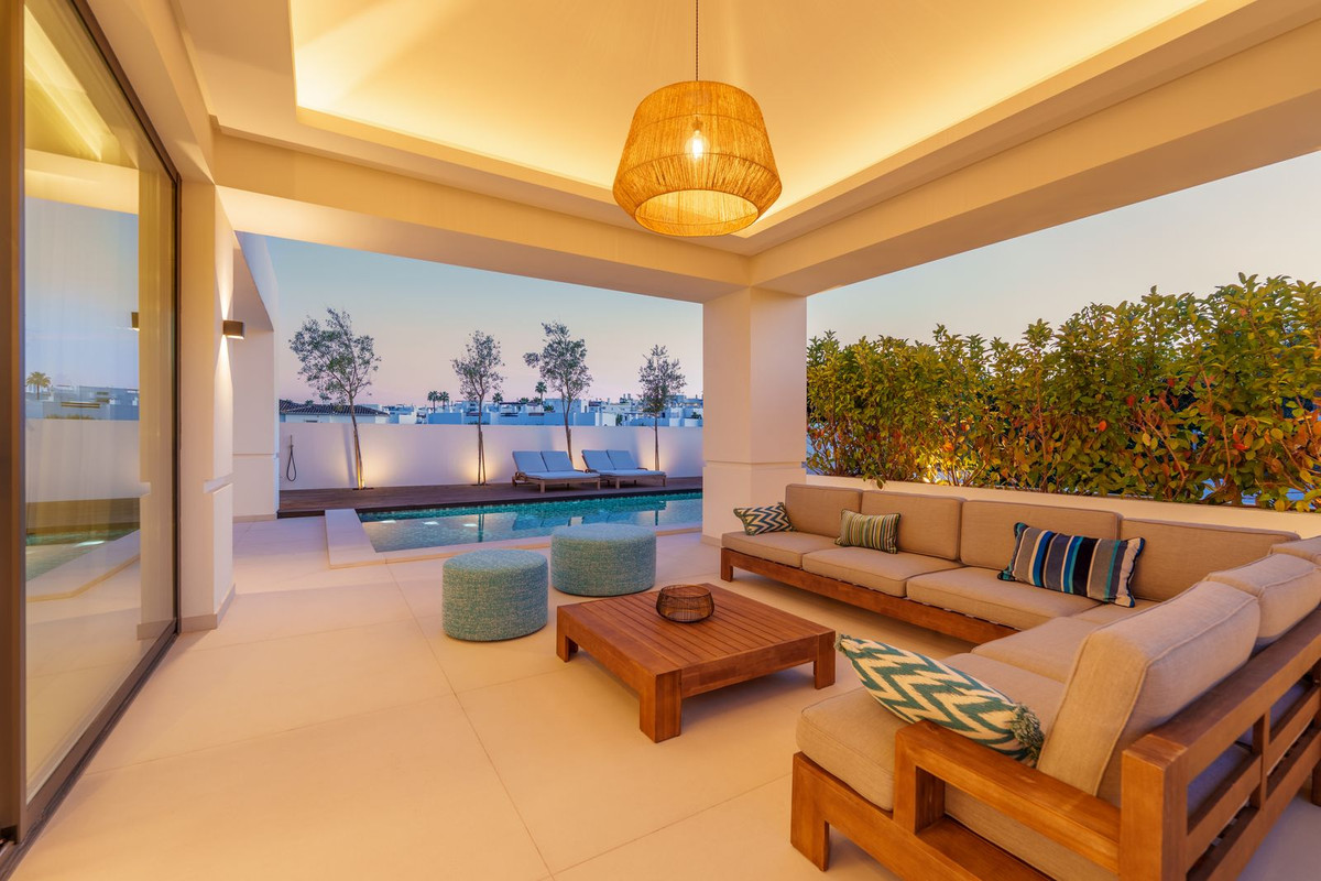 5 Bed Townhouse for sale in San Pedro De Alcántara Costa Del Sol, Málaga, Spain