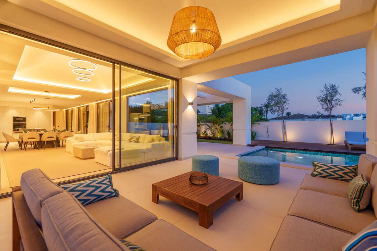 5 Bed Townhouse for sale in San Pedro De Alcántara Costa Del Sol, Málaga, Spain