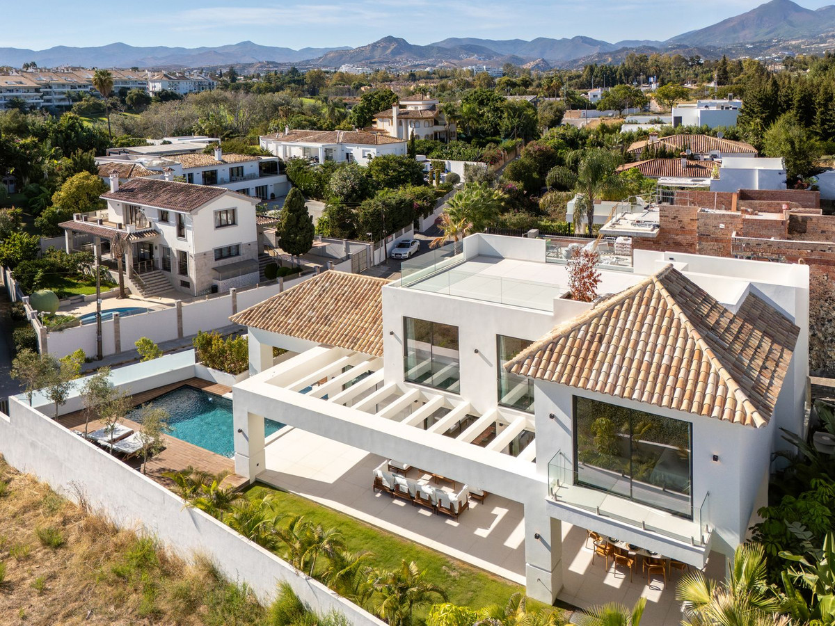 5 Bed Townhouse for sale in San Pedro De Alcántara Costa Del Sol, Málaga, Spain