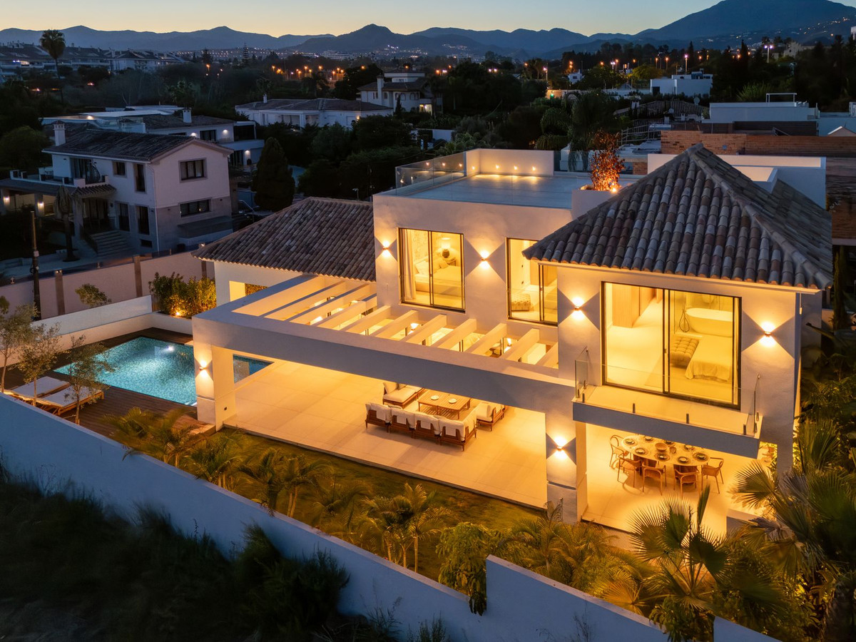 5 Bed Townhouse for sale in San Pedro De Alcántara Costa Del Sol, Málaga, Spain